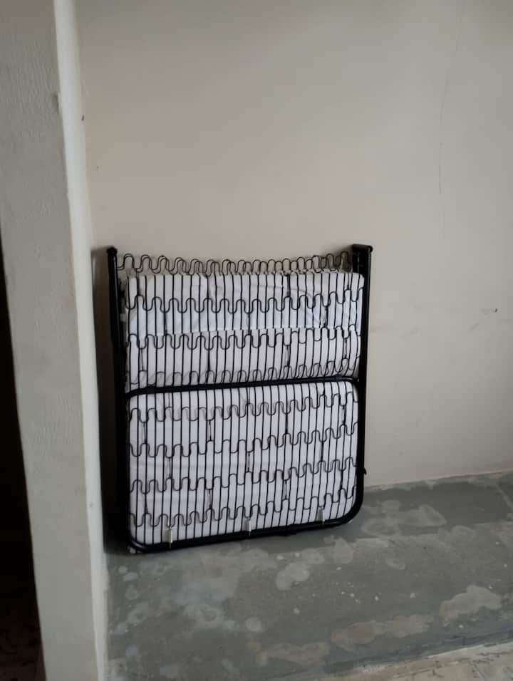 Pleasant Catre-style bed