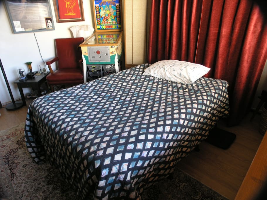 Elevated air bed