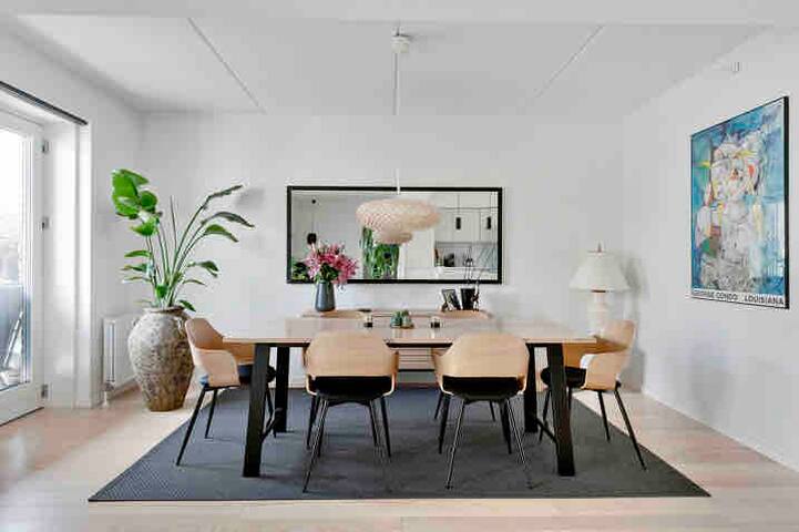 Modern, 150m2 apartment. 6 pers. 3 bedrooms gallery image 3