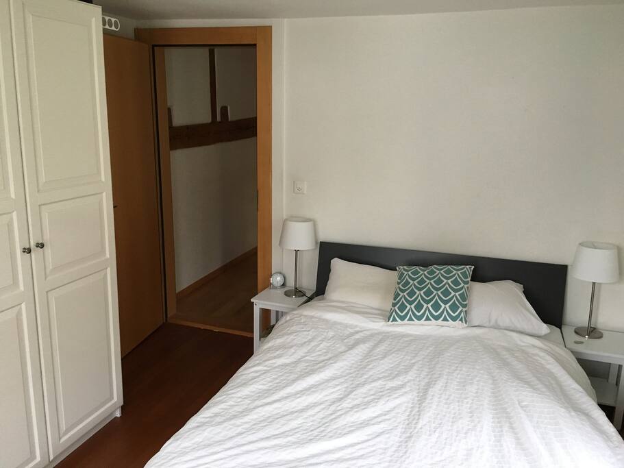Schlafzimmer 1