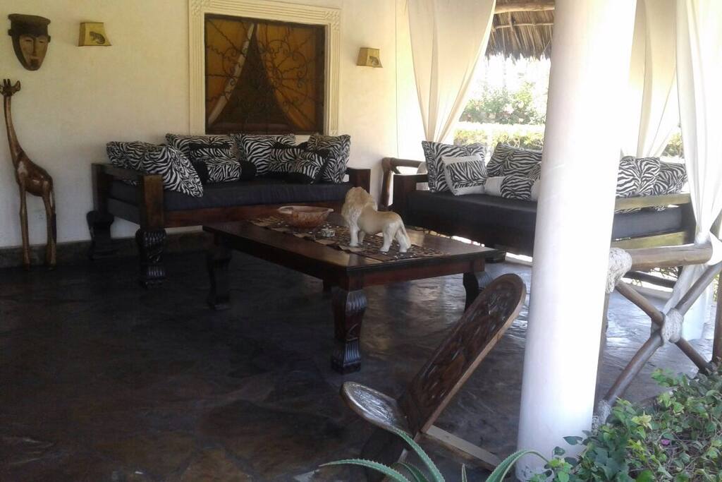 Downstairs terrace space