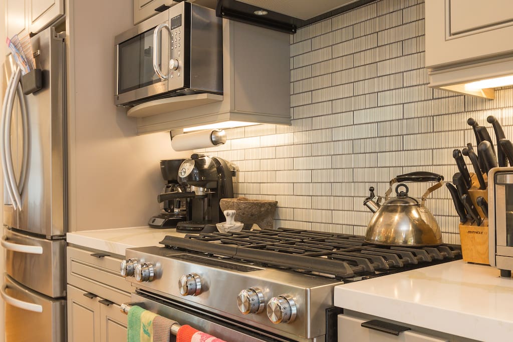 Microwave, dishwasher, toaster oven, coffee maker, in-sink filtered hot/cold water