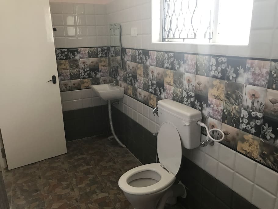 Master Bedroom Bathroom