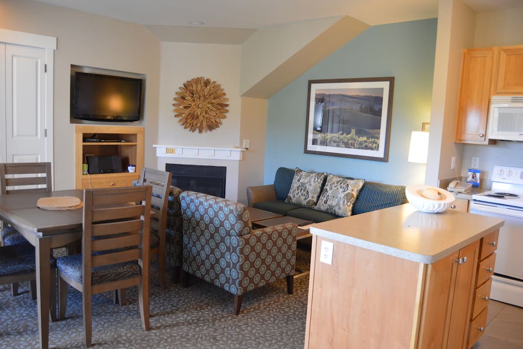 Living Room/Kitchen