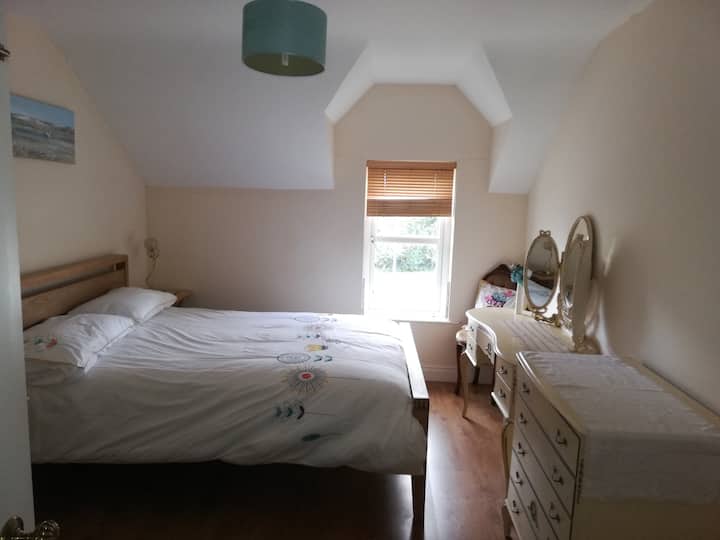 Hlavná spálňa s vlastnou kúpeľňou