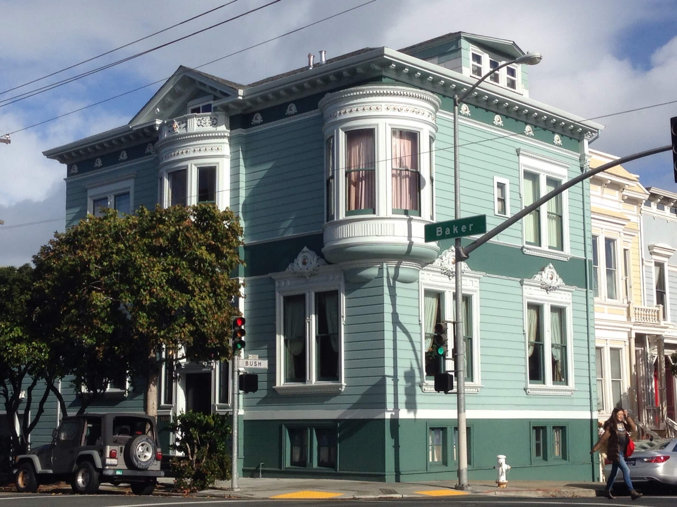 Home in San Francisco · ★4.96 · 6 bedrooms · 8 beds · 4.5 baths - Image 1