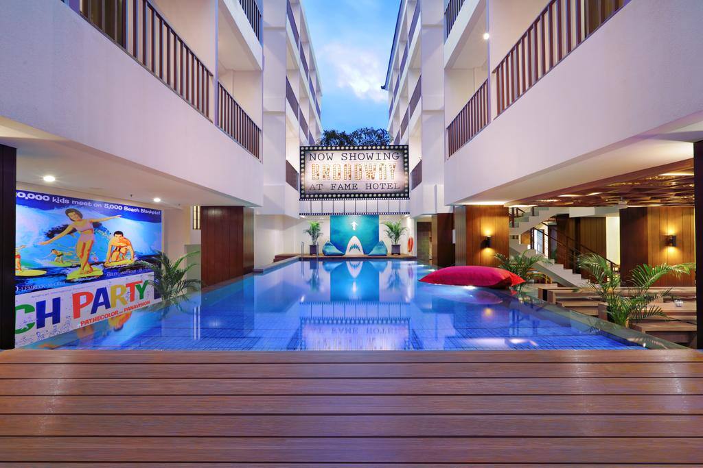 Public pool