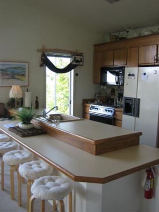 Full kitchen