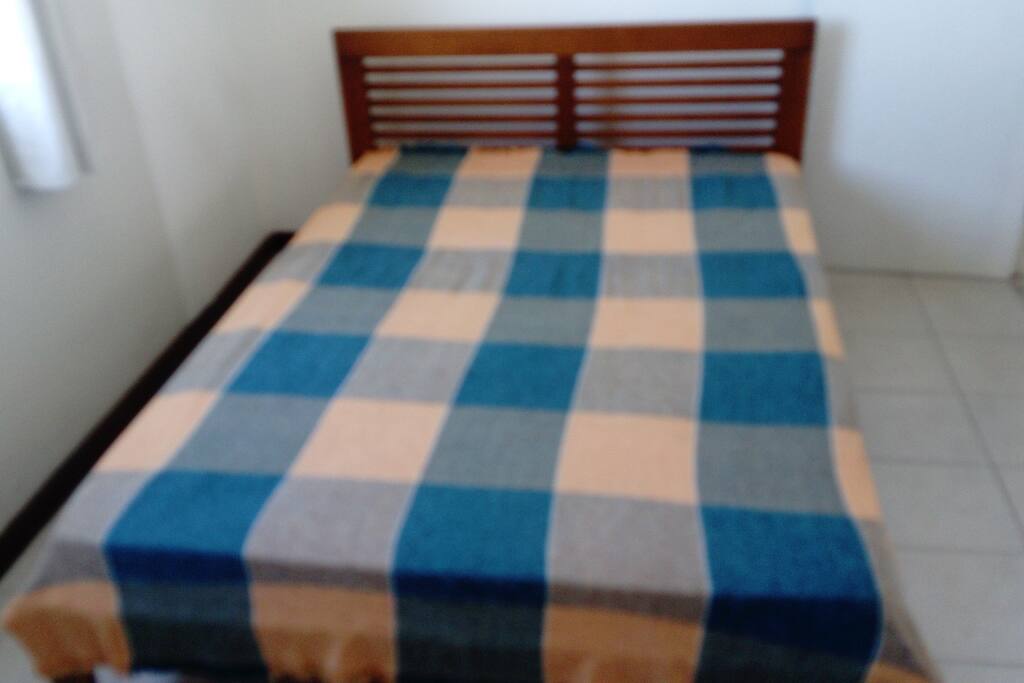 Quarto com cama casal