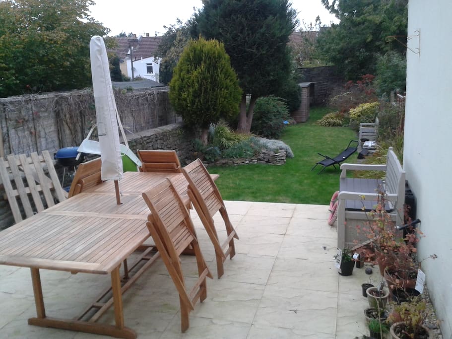 Patio leading to 100f garden