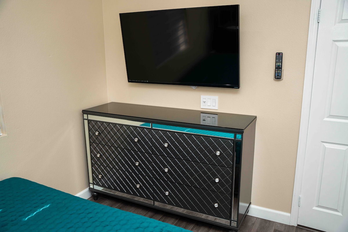 1 dhomë gjumi në katin e parë 