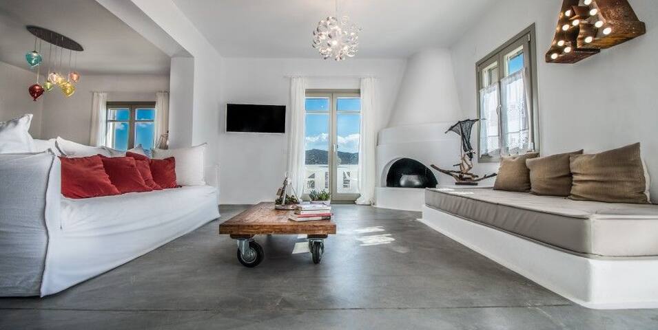 Villa with Panoramic View gallery image 3