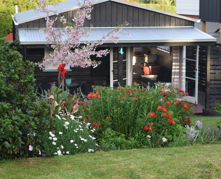 Nikau Cottage, semi-rural,close to beach/ fishing