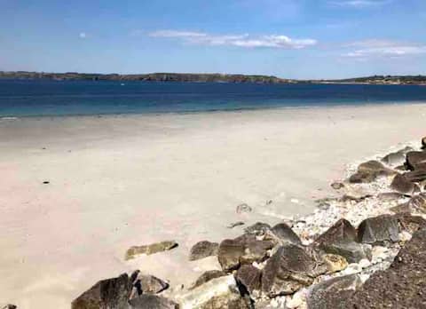 Top performing Airbnb: LISACA, 4-person apartment, Camaret-sur-Mer in Camaret Sur Mer