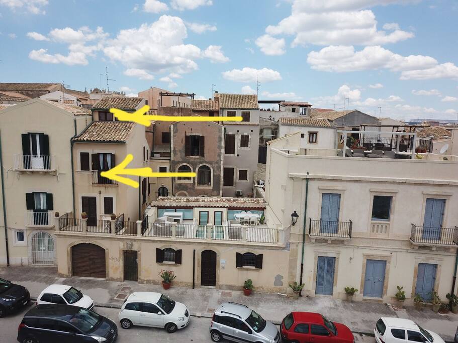 Afrodite si trova al secondo piano del fabbricato e gode di una fantastica vista a 360gradi: si gode della vista del mare persino stando a letto!