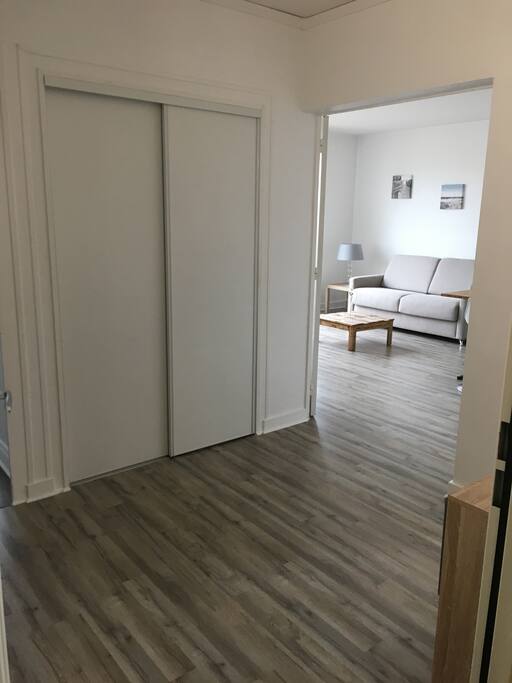 Entrée avec placard