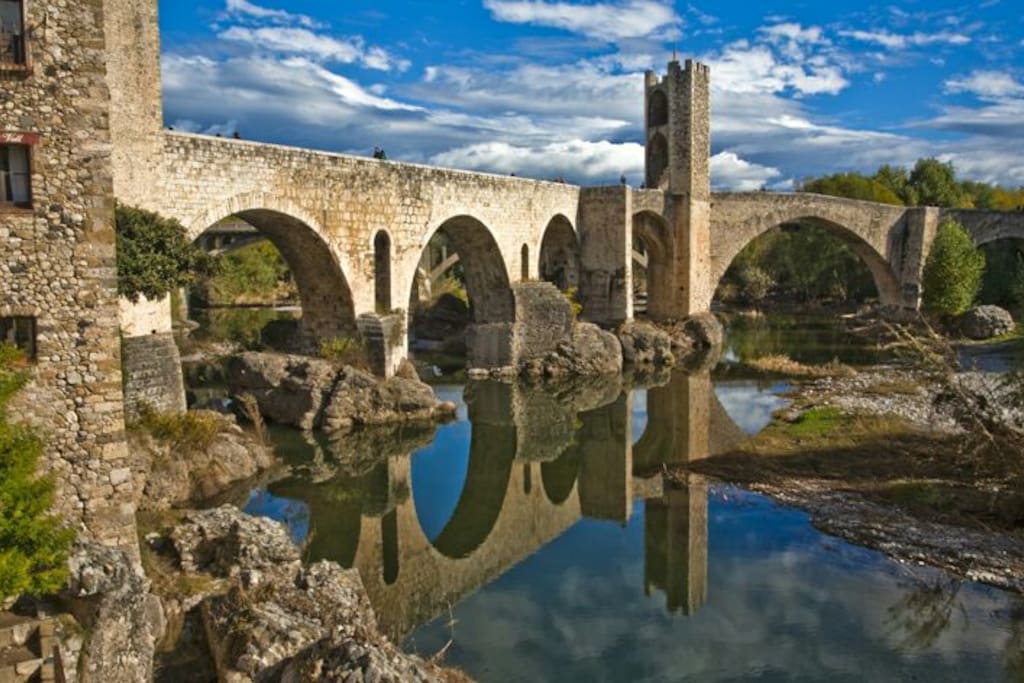 Besalu bridge