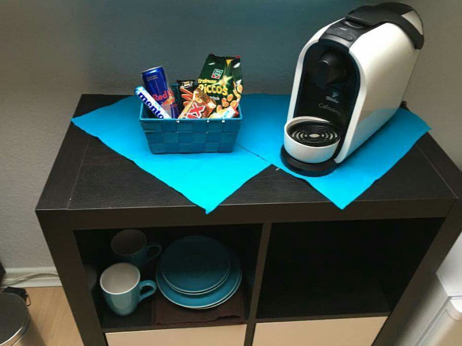Complementary coffee & snacks