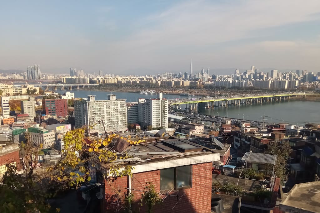 view from apartment- Han River, Gangnam, Korea's tallest building