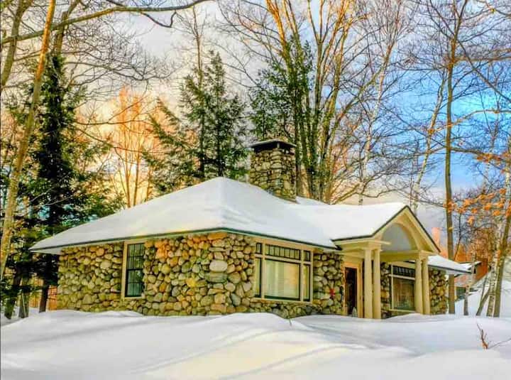 Historic Stone Cottage Guesthouses for Rent in Center Harbor, New