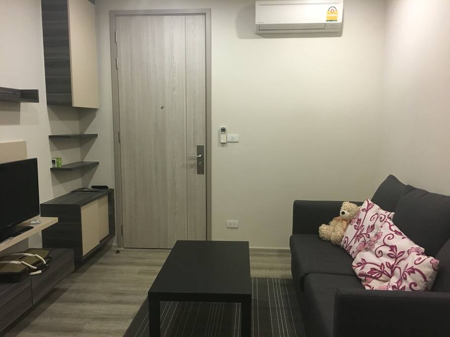 TV 32" / Sofa