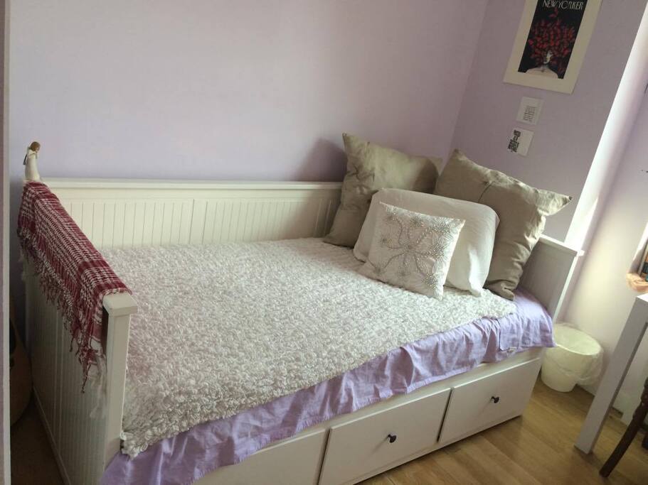 Comfortable and cozy daybed, the drawers pull out to expand the bed to a Full size for more room.