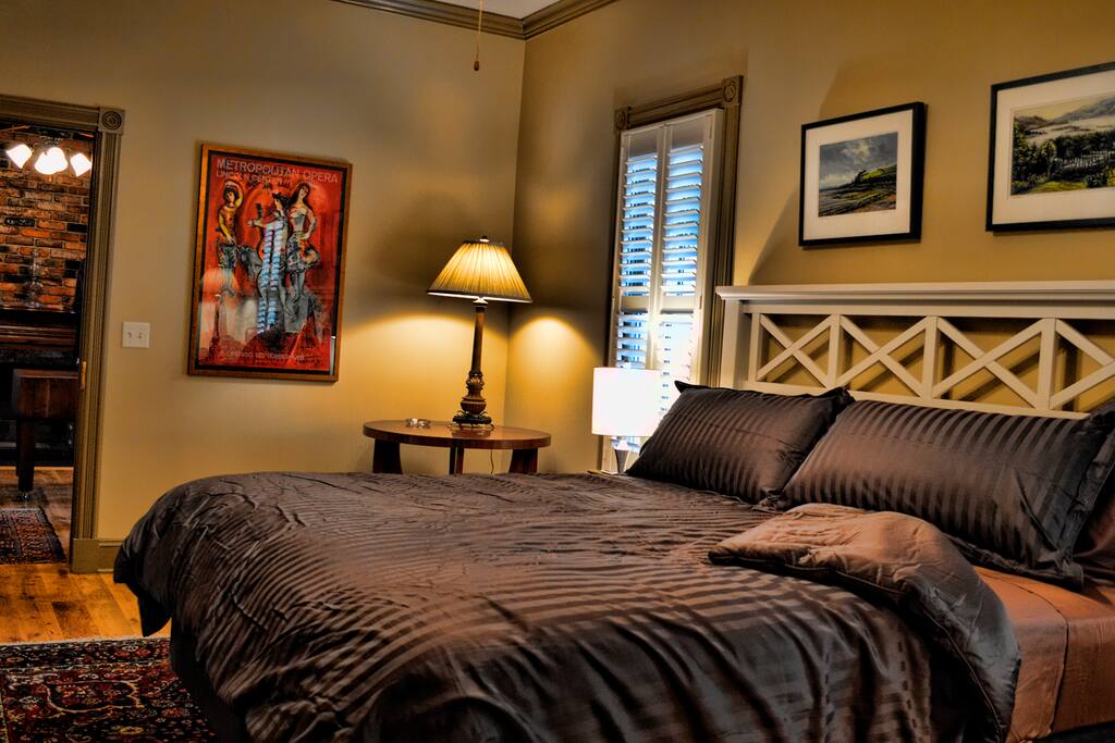 King size Bed
