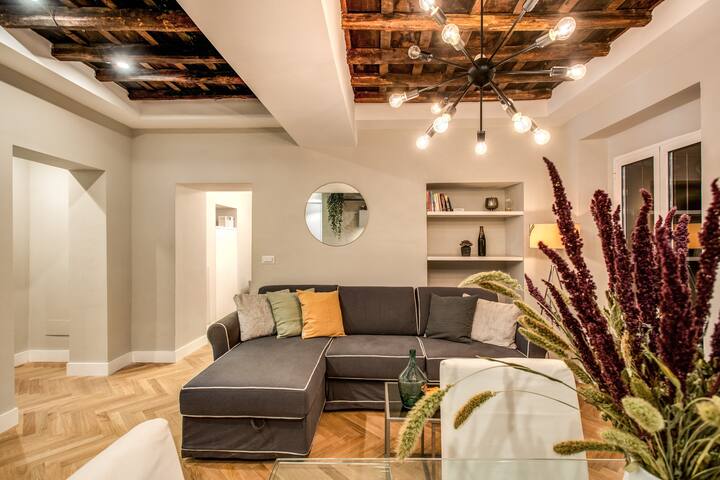 Trevi Fountain Superior 3 bdr apartment gallery image 3