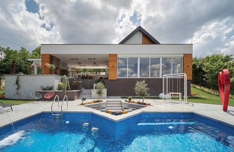 Riverside pool villa 2 -
"luxury meets nature"