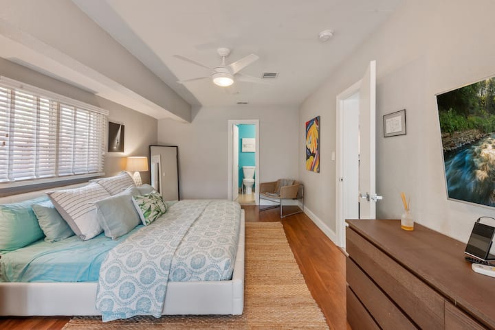 Master Bedroom, complete w/ King Bed, & en-suite bathroom.