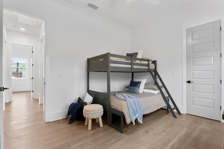 Bunk room-Twin over full