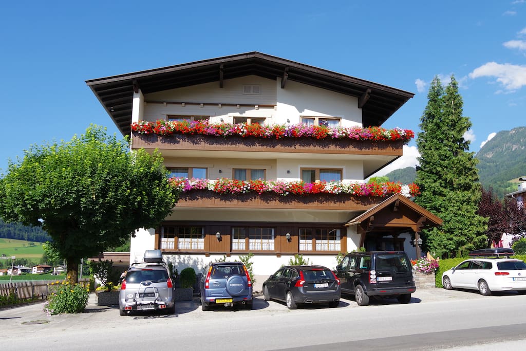Sommeransicht Angerer Familienappartements