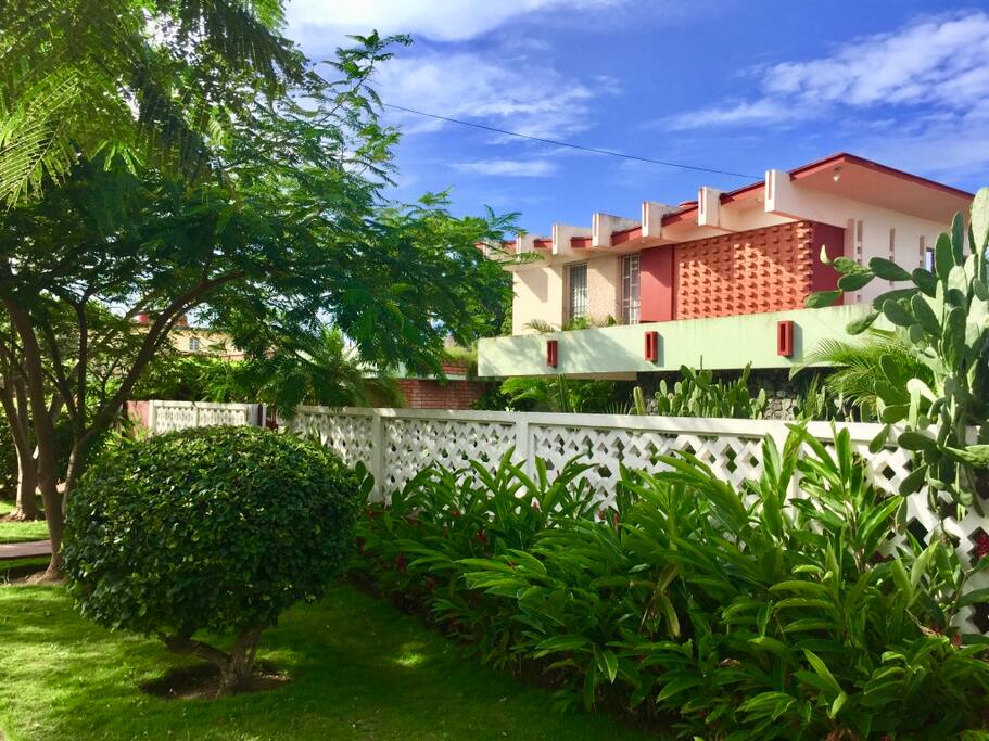 Flamboyanes House