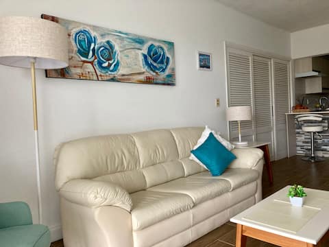 Popular Airbnb listing: Comfortable apartment in an excellent location with a garage in Punta Del Este