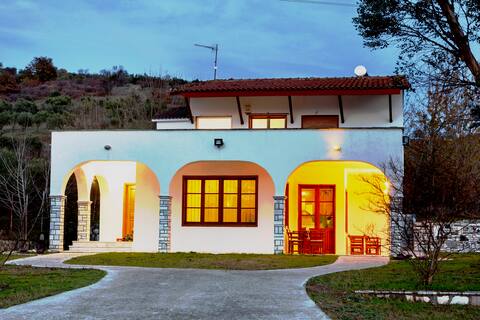 Μeteora- Kalambaka -Trikala-Villa Toscana