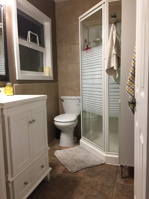 2nd bathroom w/shower on main floor