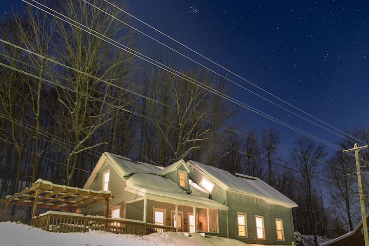 Airbnb Crystal Lake Vacation Rentals Places To Stay