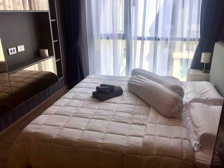 Dormitorio (cama tamaño king)