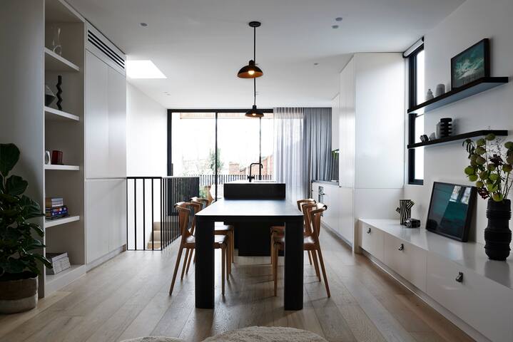 The Timber House in heart of Prahran gallery image 5