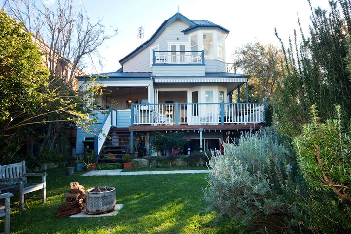 Summer Beach House in Manly gallery image 2