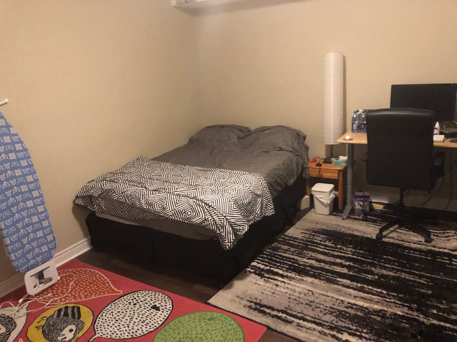 The master bedroom will have a Queen sized bed, a closet and drawer, and a desk you can use. Tall ceiling and open space perfect for couples and tall people. Personal effects will be removed when you arrive.