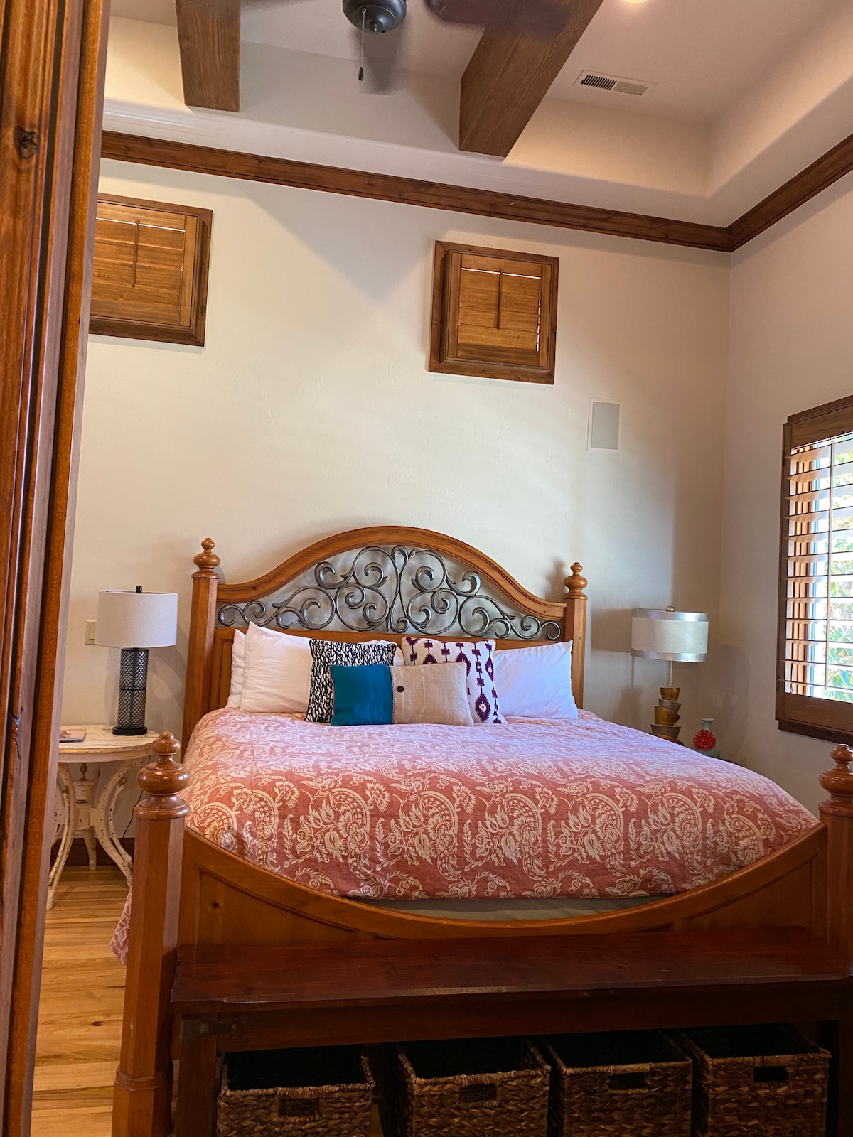 Krevat i mrekullueshëm me përmasa mbretërore