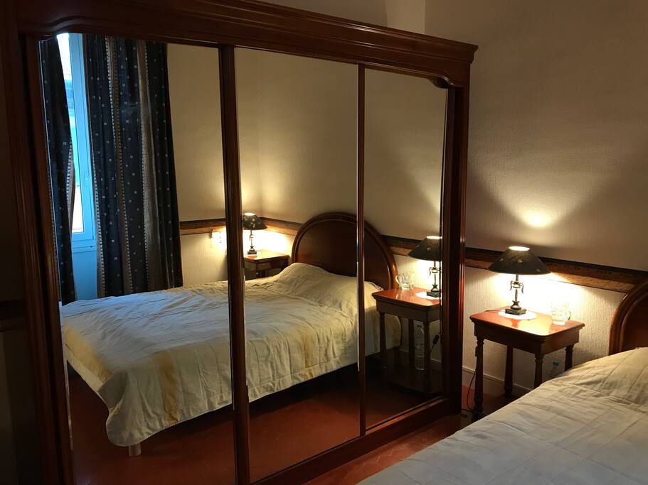 Chambre double grand lit