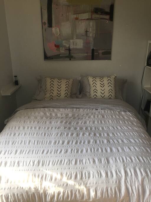 Comfortable Full/Double Sized Bed