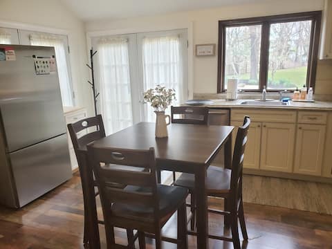 * Princeton Area *2 Bed Apt*Full Kitchen*Sleeps 6*