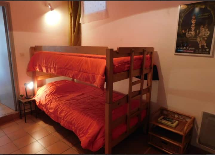 sovrum 2, våningssäng ( vi rekommenderar fler barn och pre-teens) 