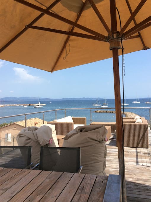 Toit terrasse avec vue sur les Îles et le Cap Bénat