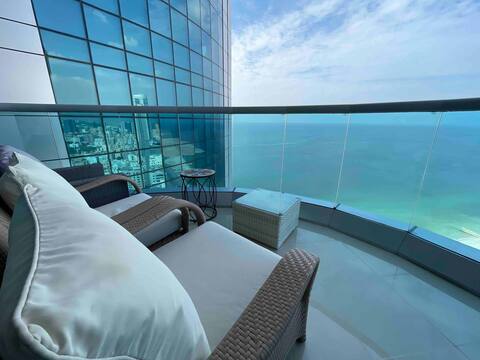 Elegant full sea view apartment