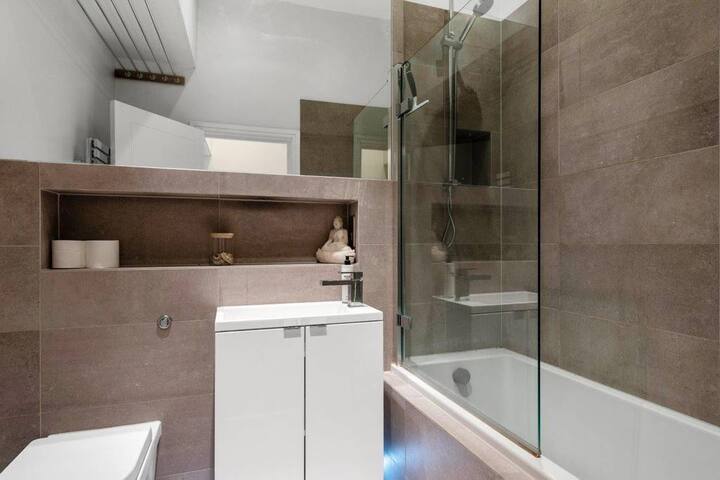 Farringdon Fairytale Flat gallery image 2