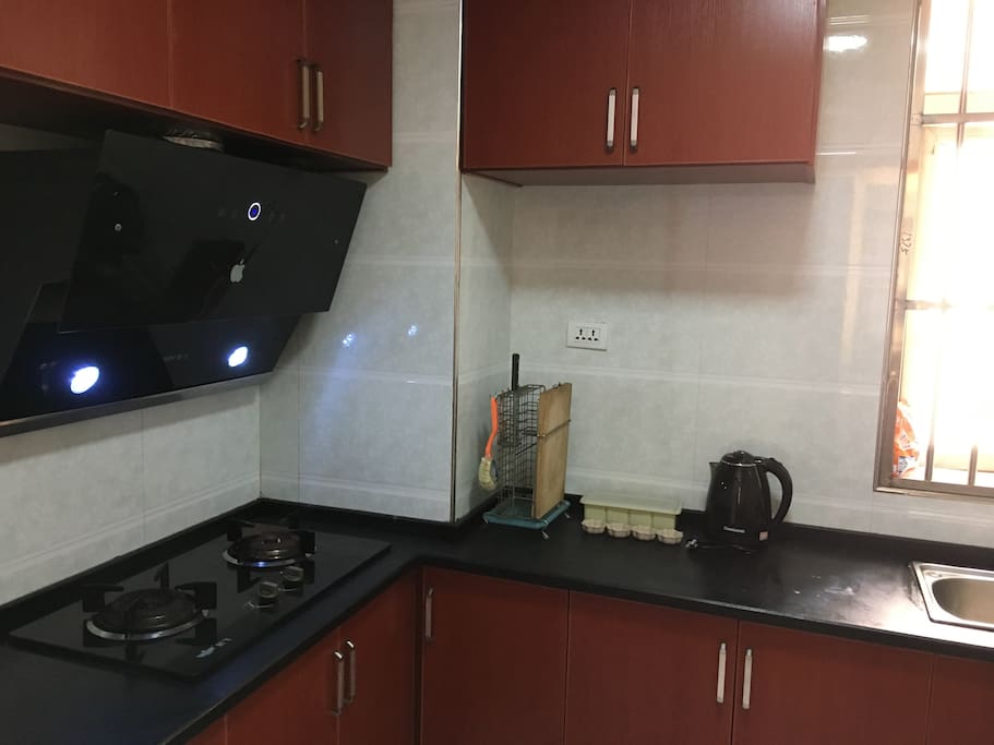 厨房 提供基础厨具,调料 如脏乱会加收30卫生费
